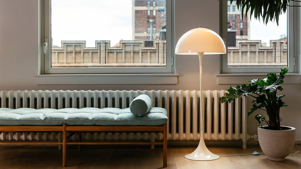 Louis Poulsen Panthella Golvlampa Vit – Visningsmodell