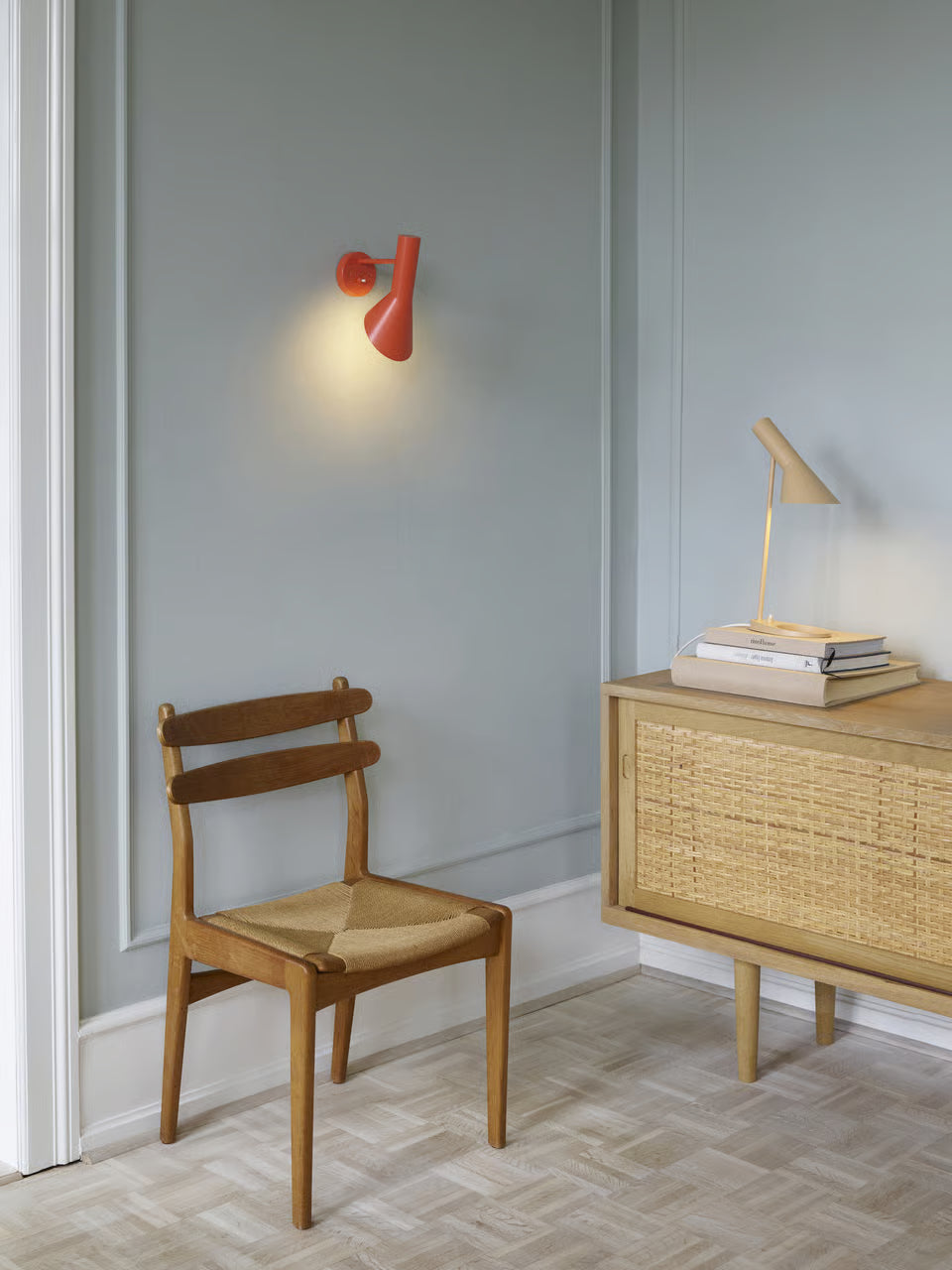 Louis Poulsen AJ Mini bordslampa – rostfritt stål