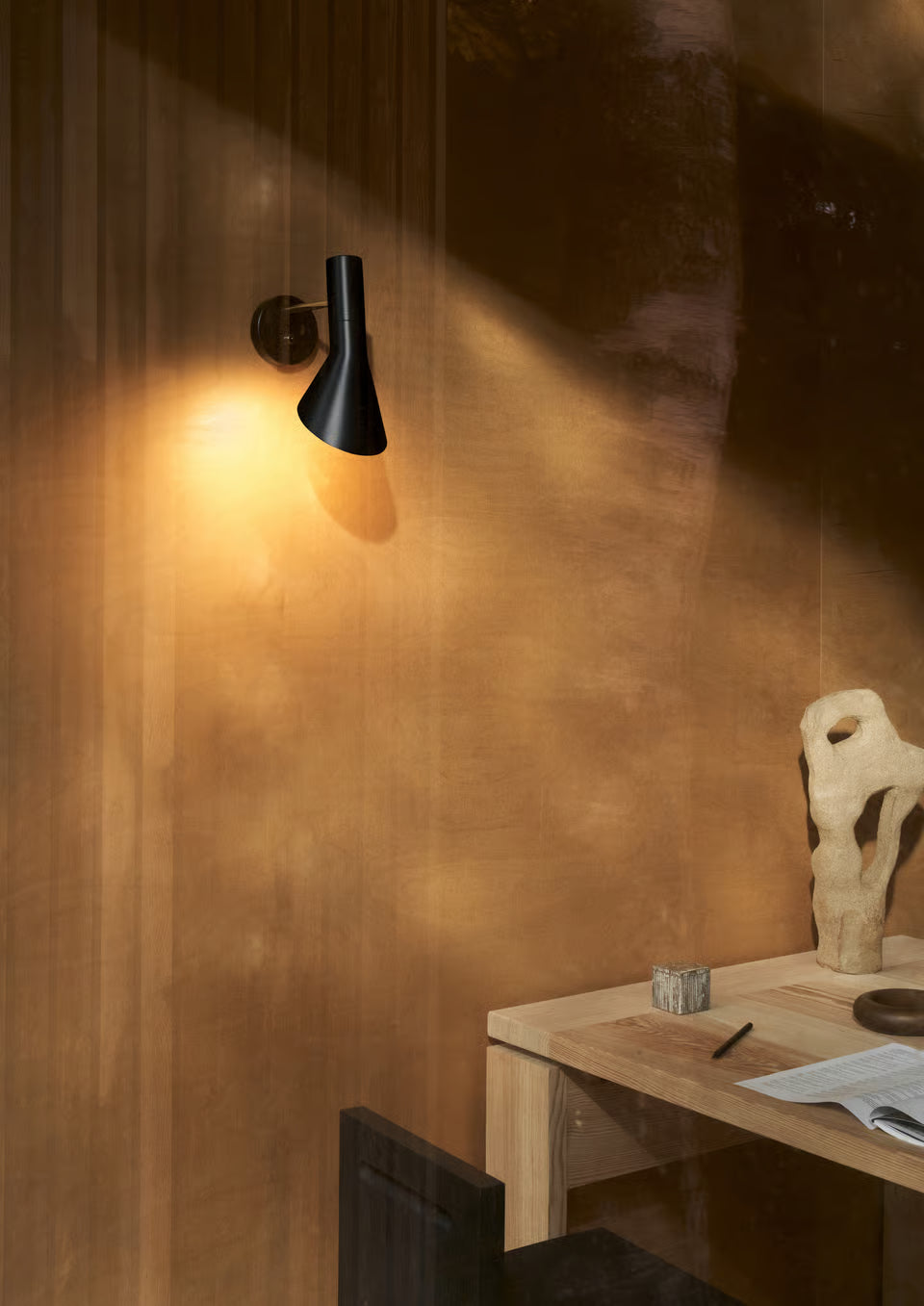 Louis Poulsen AJ vägglampa – fast installation, rostfritt stål
