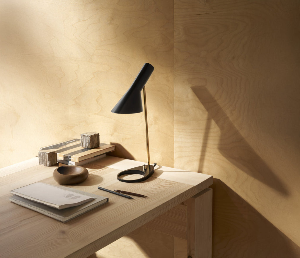 Louis Poulsen AJ Mini Bordlampe Brass/Black